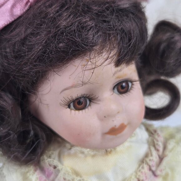 Vintage Petite Porcelains by Barbara Lee Limited Edition "Gabriella" - Picture 12 of 13